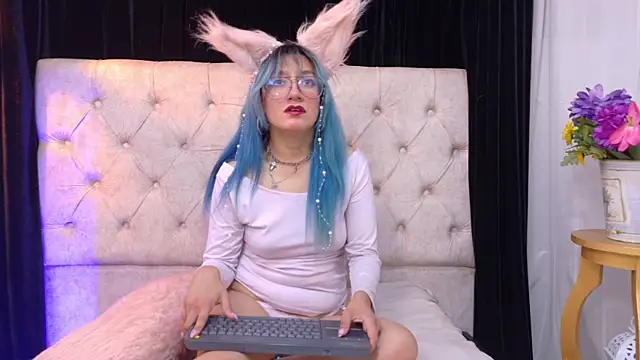 Snapshot of Zafiro_Kitsune chatting on 06/03/26, 04:26 Zafiro Kitsune online show from 06/03/26, 04:26