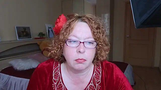 Snapshot of Fara_Flutte chatting on 05/17/26, 10:33 Fara Flutte online show from 05/17/26, 10:33
