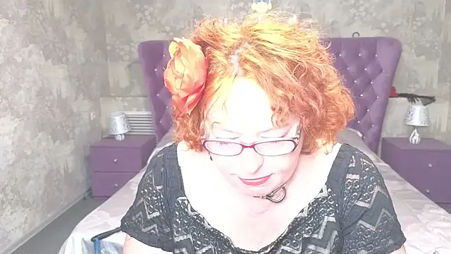 Snapshot of Fara_Flutte chatting on 06/05/26, 12:00 Fara Flutte online show from 06/05/26, 12:00