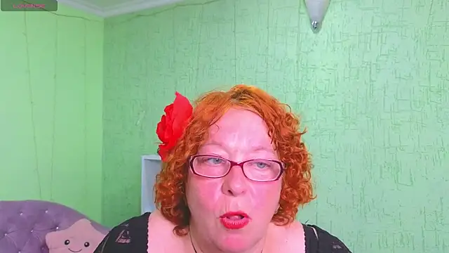 Snapshot of Fara_Flutte chatting on 06/12/26, 12:59 Fara Flutte online show from 06/12/26, 12:59