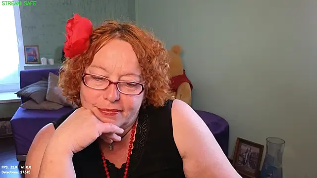 Snapshot of Fara_Flutte chatting on 06/21/26, 08:28 Fara Flutte online show from 06/21/26, 08:28