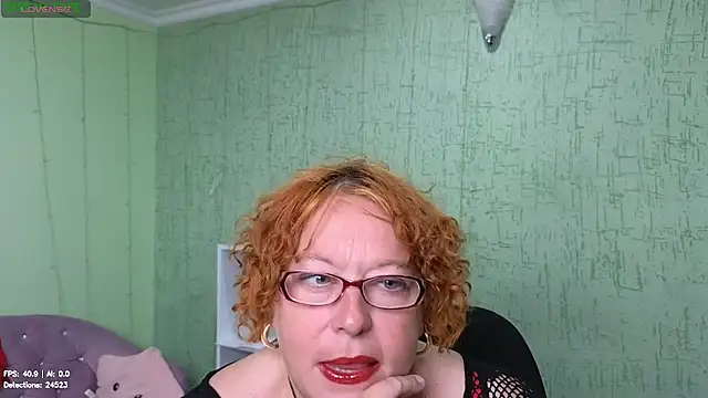 Snapshot of Fara_Flutte chatting on 07/14/26, 10:21 Fara Flutte online show from 07/14/26, 10:21