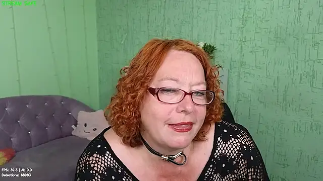 Snapshot of Fara_Flutte chatting on 07/23/26, 10:24 Fara Flutte online show from 07/23/26, 10:24