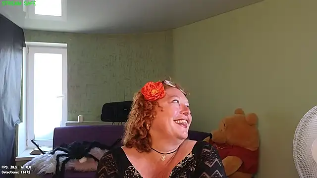 Snapshot of Fara_Flutte chatting on 07/26/26, 10:00 Fara Flutte online show from 07/26/26, 10:00