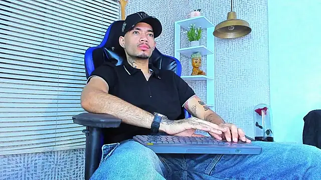 Daniel huge22 online show from 06/20/26, 02:31