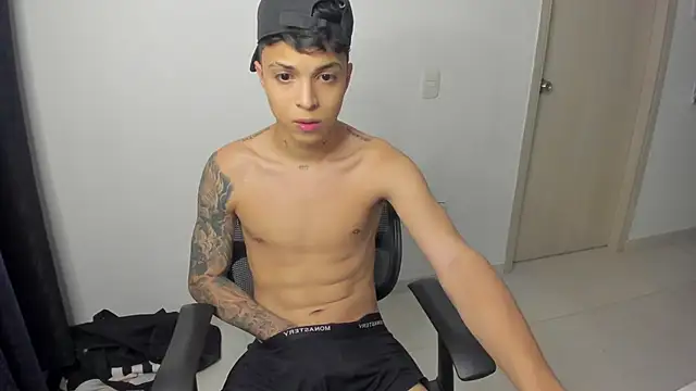 Snapshot of ZAndrew_Gold chatting on 05/29/26, 03:59 ZAndrew Gold online show from 05/29/26, 03:59