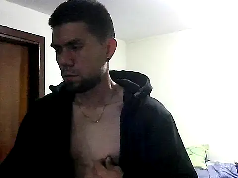 Snapshot of thomas2wood chatting on 05/12/26, 03:47 thomas2wood online show from 05/12/26, 03:47