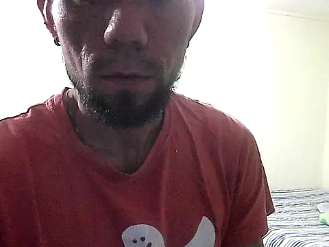 Snapshot of thomas2wood chatting on 06/05/26, 11:10 thomas2wood online show from 06/05/26, 11:10