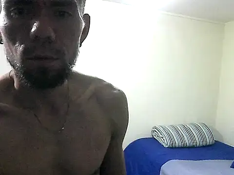 Snapshot of thomas2wood chatting on 06/06/26, 11:09 thomas2wood online show from 06/06/26, 11:09