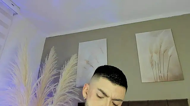 Snapshot of Alexander_Diazz chatting on 06/01/26, 01:57 Alexander Diazz online show from 06/01/26, 01:57