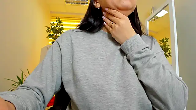Snapshot of Tianniaa chatting on 04/17/26, 07:44 Tianniaa online show from 04/17/26, 07:44
