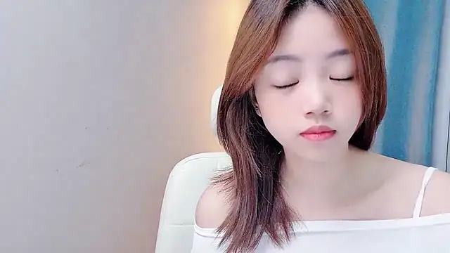 Lilababy00 online show from 07/10/26, 04:28