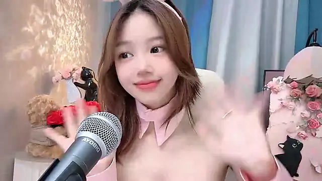 Lilababy00 online show from 07/26/26, 04:31