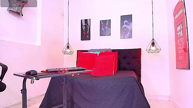 hilary banks1 online show from 07/25/26, 04:54