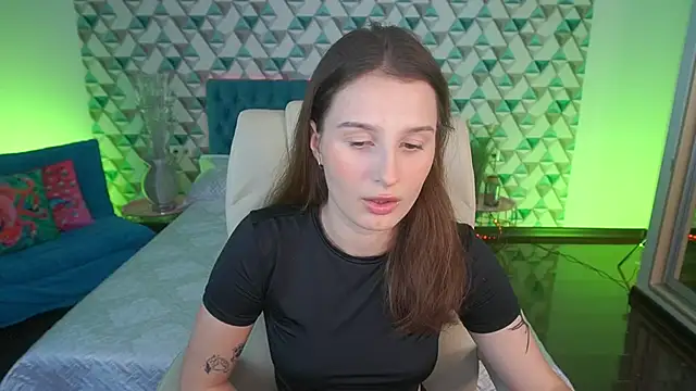 Snapshot of VikVikLove chatting on 06/10/26, 07:57 VikVikLove online show from 06/10/26, 07:57