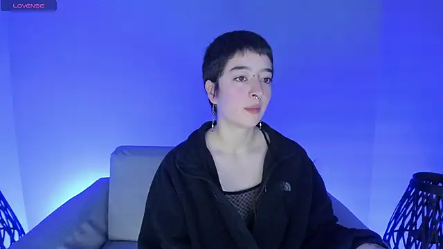 Snapshot of Atheena__ chatting on 06/05/26, 12:11 Atheena online show from 06/05/26, 12:11
