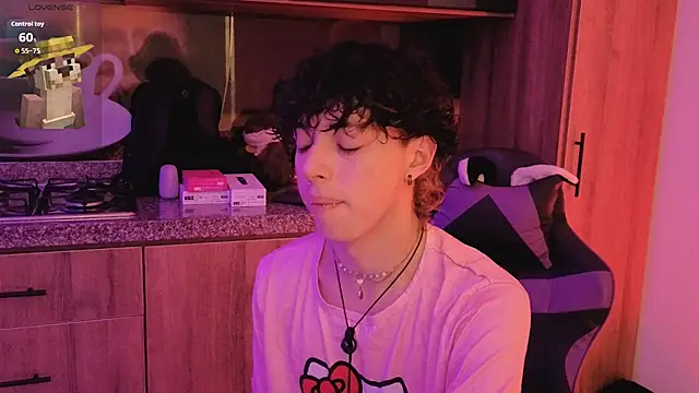 Otter Moon online show from 06/26/26, 03:33