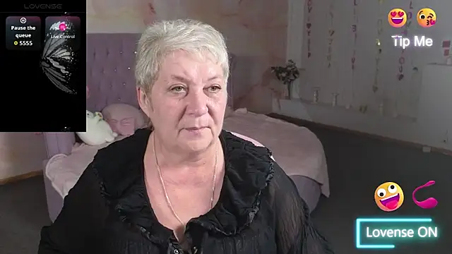 Poppy Pulse online show from 06/15/26, 06:04
