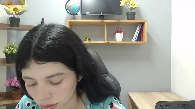 Sophie Copers online show from 06/14/26, 02:52