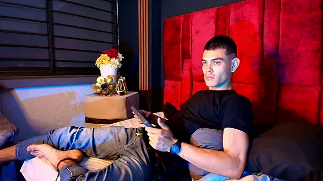Snapshot of RomeoBoselli__ chatting on 06/14/26, 02:24 RomeoBoselli online show from 06/14/26, 02:24