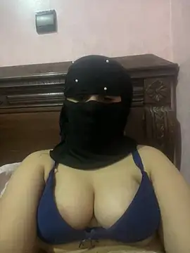 Snapshot of Arabe_Talent chatting on 05/15/26, 11:34 Arabe Talent online show from 05/15/26, 11:34
