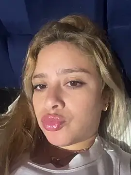 Snapshot of jade06_ chatting on 04/19/26, 03:50 jade06 online show from 04/19/26, 03:50