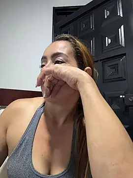 Snapshot of Natigoonzalez chatting on 05/06/26, 01:14 Natigoonzalez online show from 05/06/26, 01:14