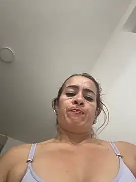 Snapshot of Natigoonzalez chatting on 05/17/26, 01:25 Natigoonzalez online show from 05/17/26, 01:25