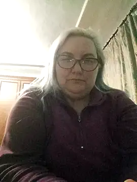 Snapshot of AureliaSky598 chatting on 04/19/26, 08:11 AureliaSky598 online show from 04/19/26, 08:11