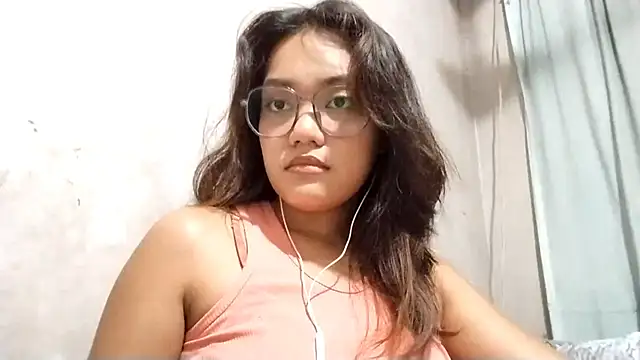 Snapshot of OliviaCarchi chatting on 04/17/26, 12:30 OliviaCarchi online show from 04/17/26, 12:30