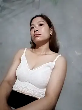 mia0033 online show from 05/08/26, 10:26