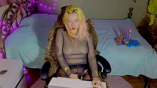 Snapshot of Sansarella chatting on 04/28/26, 06:24 Sansarella online show from 04/28/26, 06:24