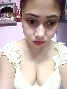 Snapshot of Hot_Soniya_08 chatting on 04/18/26, 05:17 Hot Soniya 08 online show from 04/18/26, 05:17