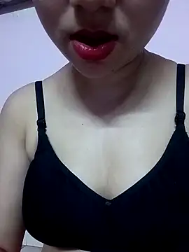Snapshot of Hot_Soniya_08 chatting on 05/01/26, 05:39 Hot Soniya 08 online show from 05/01/26, 05:39