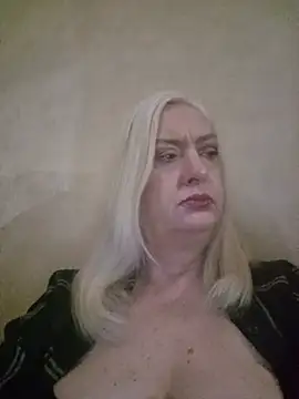 Snapshot of Julia20X chatting on 05/30/26, 10:12 Julia20X online show from 05/30/26, 10:12