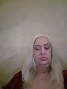Snapshot of Julia20X chatting on 06/03/26, 02:33 Julia20X online show from 06/03/26, 02:33