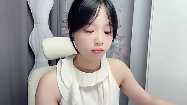 Snapshot of Xiaoqing00 chatting on 06/02/26, 04:36 Xiaoqing00 online show from 06/02/26, 04:36