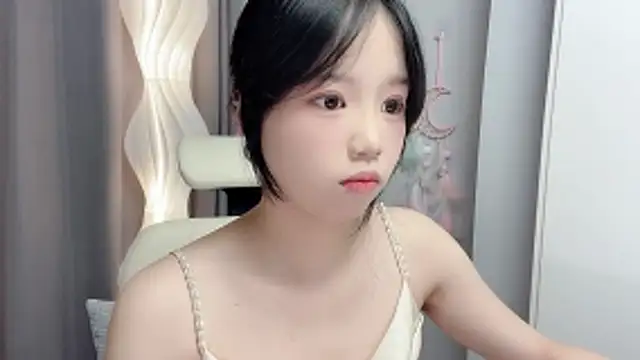 Snapshot of Xiaoqing00 chatting on 06/03/26, 05:21 Xiaoqing00 online show from 06/03/26, 05:21