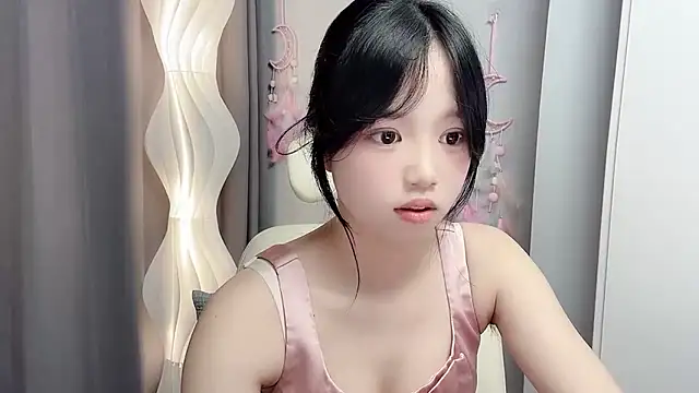 Snapshot of Xiaoqing00 chatting on 06/05/26, 06:52 Xiaoqing00 online show from 06/05/26, 06:52