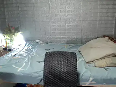 Snapshot of seductiveara143 chatting on 06/03/26, 02:33 seductiveara143 online show from 06/03/26, 02:33
