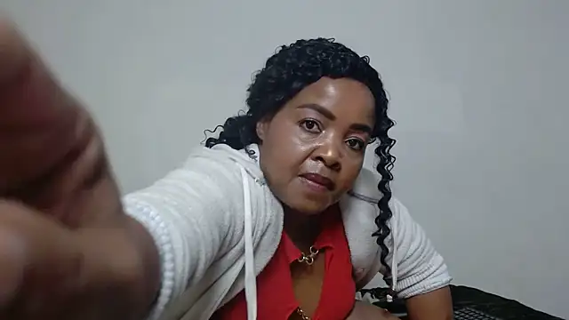 CaramelBaddie16 online show from 06/18/26, 11:09