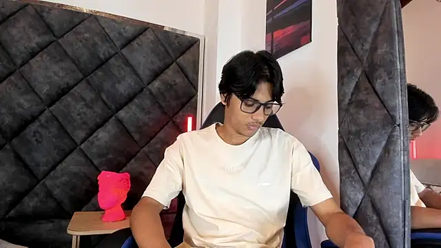 LiamKron online show from 06/08/26, 11:43