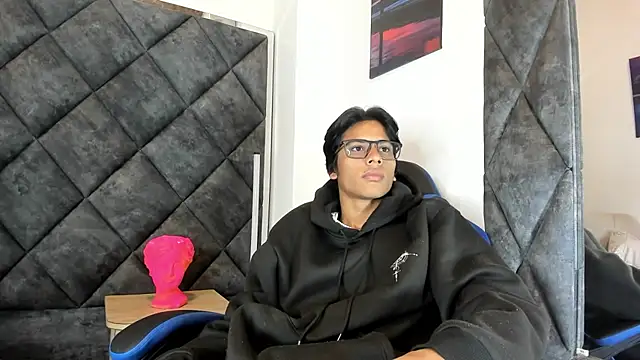 LiamKron online show from 06/09/26, 11:00
