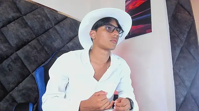 LiamKron online show from 07/28/26, 03:21
