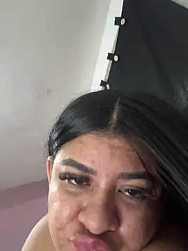 Snapshot of Katty_West chatting on 06/05/26, 06:52 Katty West online show from 06/05/26, 06:52