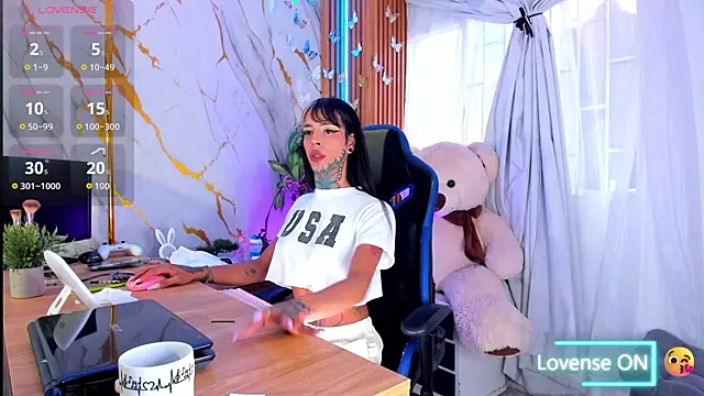 Dafne kee online show from 06/26/26, 02:43