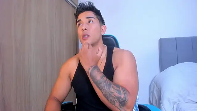 Snapshot of alangreek1 chatting on 04/10/26, 01:55 alangreek1 online show from 04/10/26, 01:55