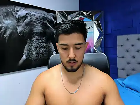 Snapshot of alangreek1 chatting on 06/06/26, 01:32 alangreek1 online show from 06/06/26, 01:32