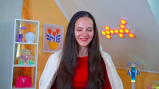 Snapshot of LeonaLane chatting on 05/11/26, 02:45 LeonaLane online show from 05/11/26, 02:45