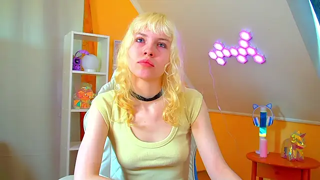 HannahHollis online show from 06/07/26, 06:06